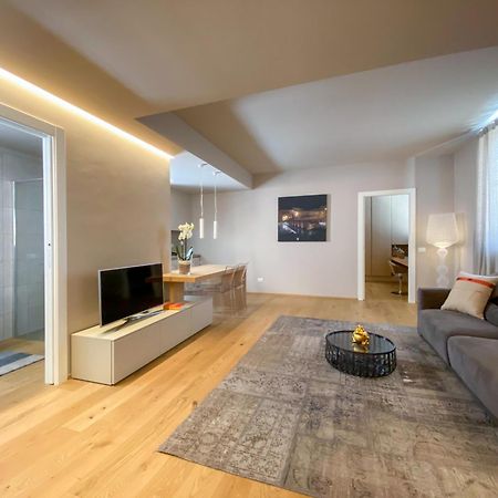 Time To Be - Luxury Apartments Centro Storico Peschiera del Garda Exterior foto